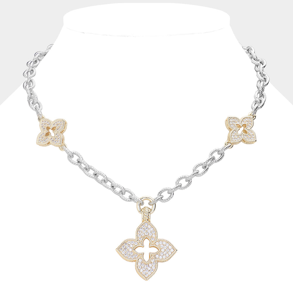 CLOVER PENDANT STATION NECKLACE