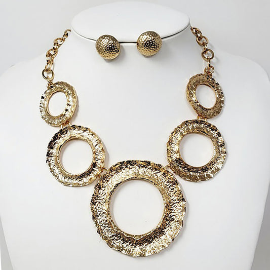 CROI NECKLACE
