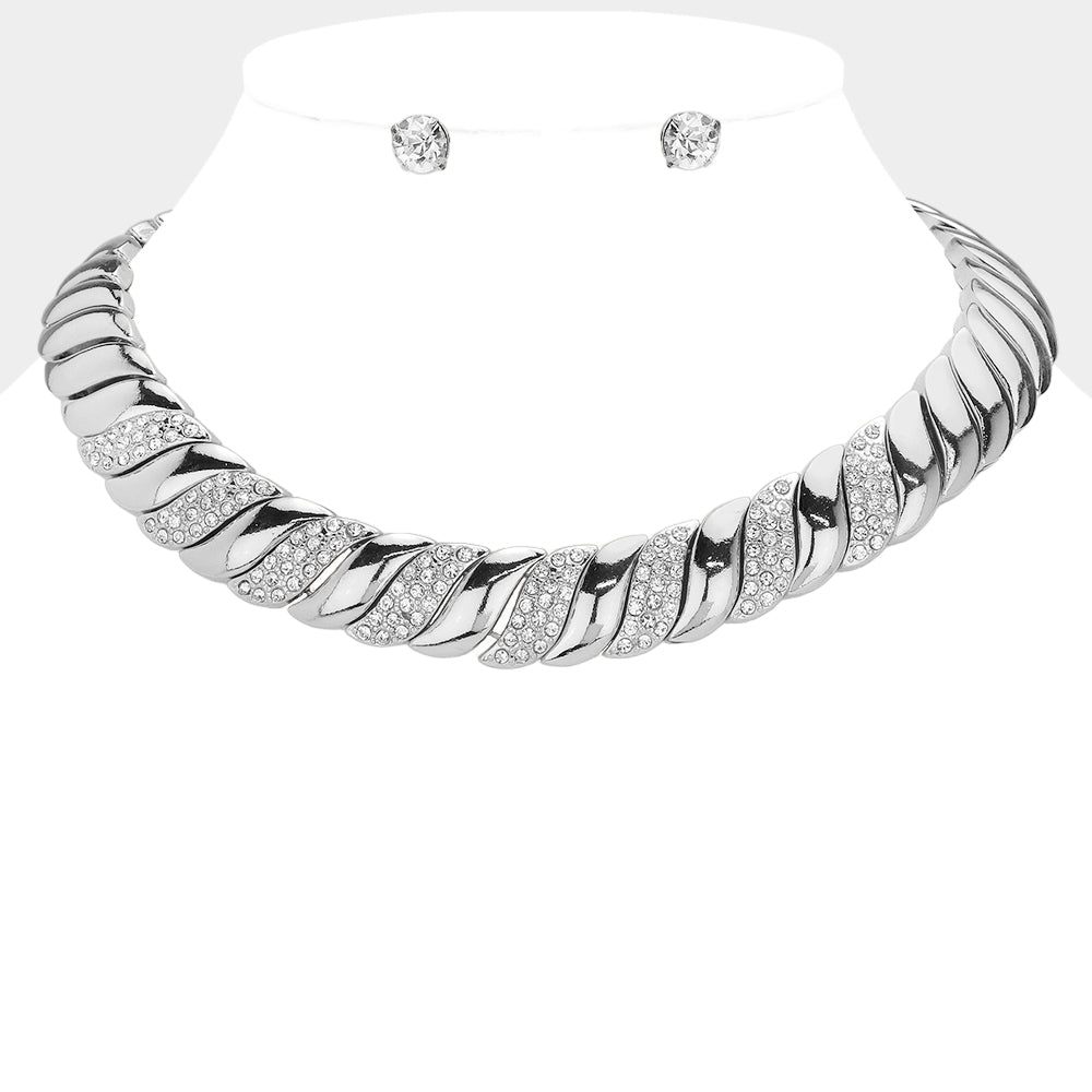 TAVIA NECKLACE